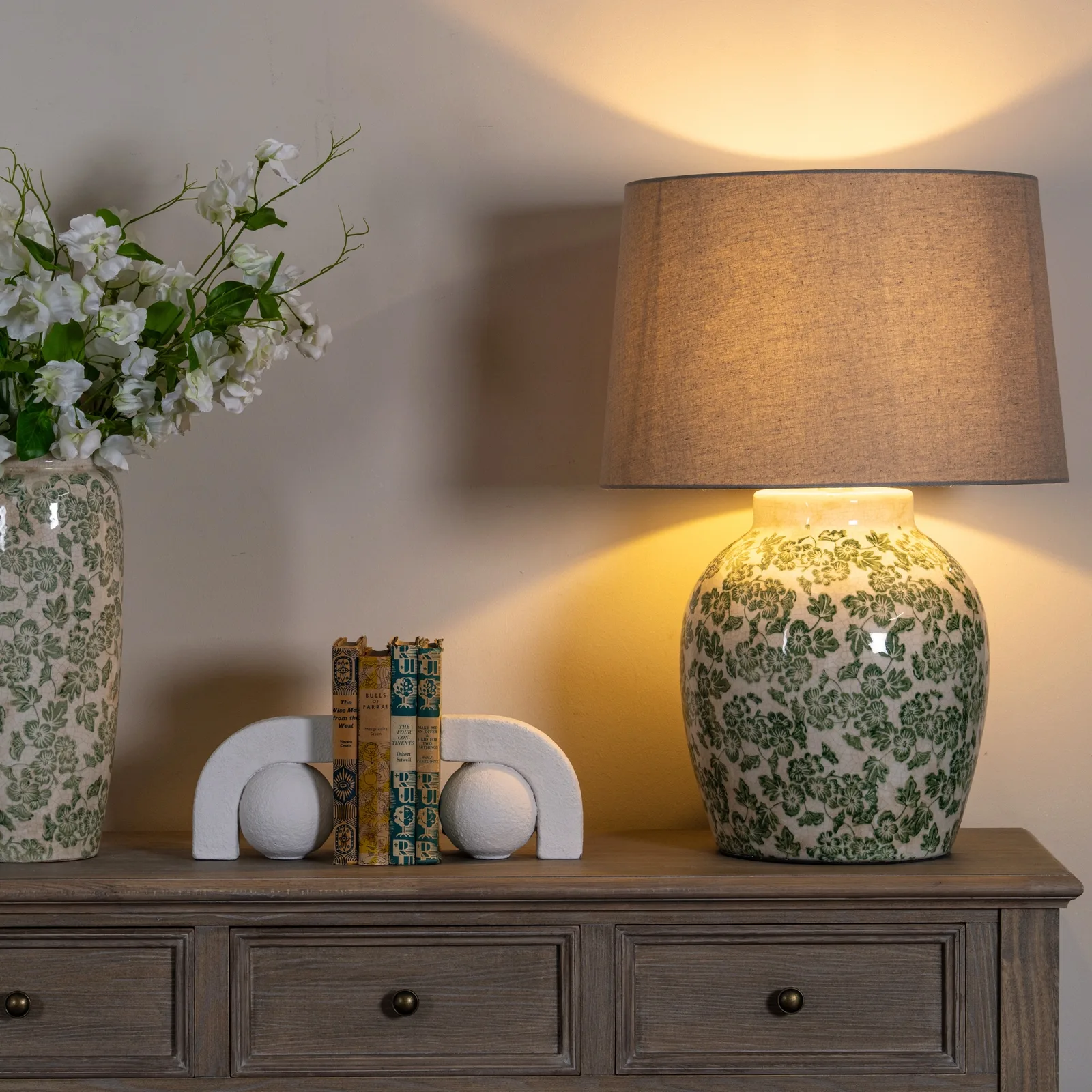 Emerald Clover Porcelain Table Lamp